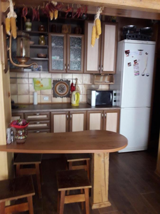 Apartment Na Shevchenka 3 Lviv Buitenkant foto