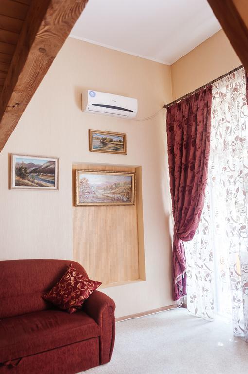 Apartment Na Shevchenka 3 Lviv Buitenkant foto