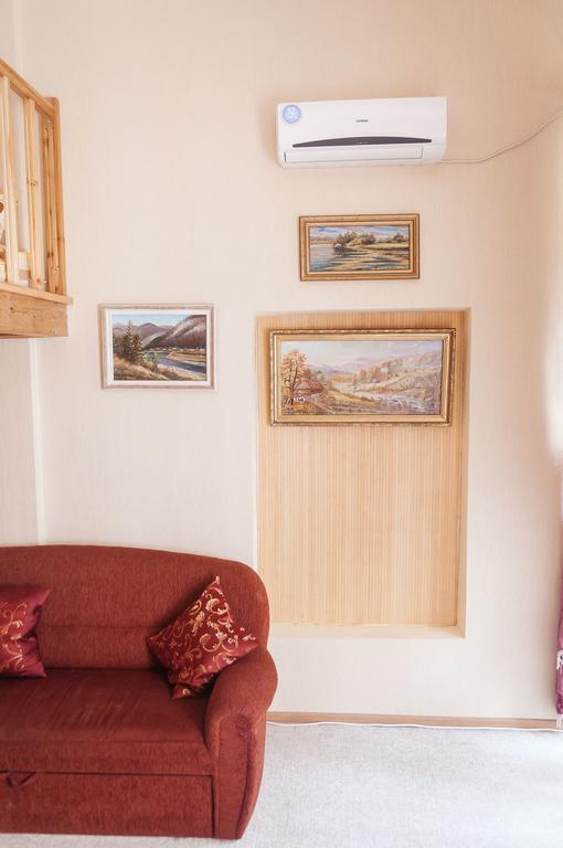 Apartment Na Shevchenka 3 Lviv Buitenkant foto